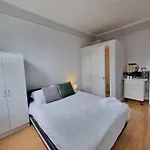 Charming City Studio Room In Near Central London